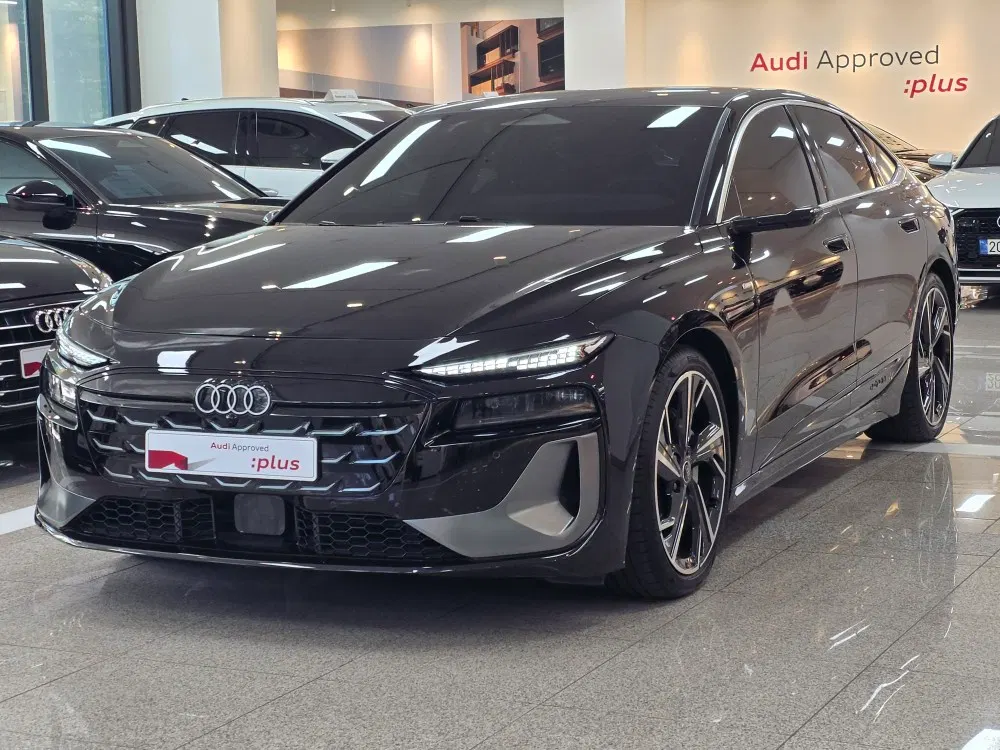 Audi A6 e-tron Performance S Line 2025 — photo 1 sur 26