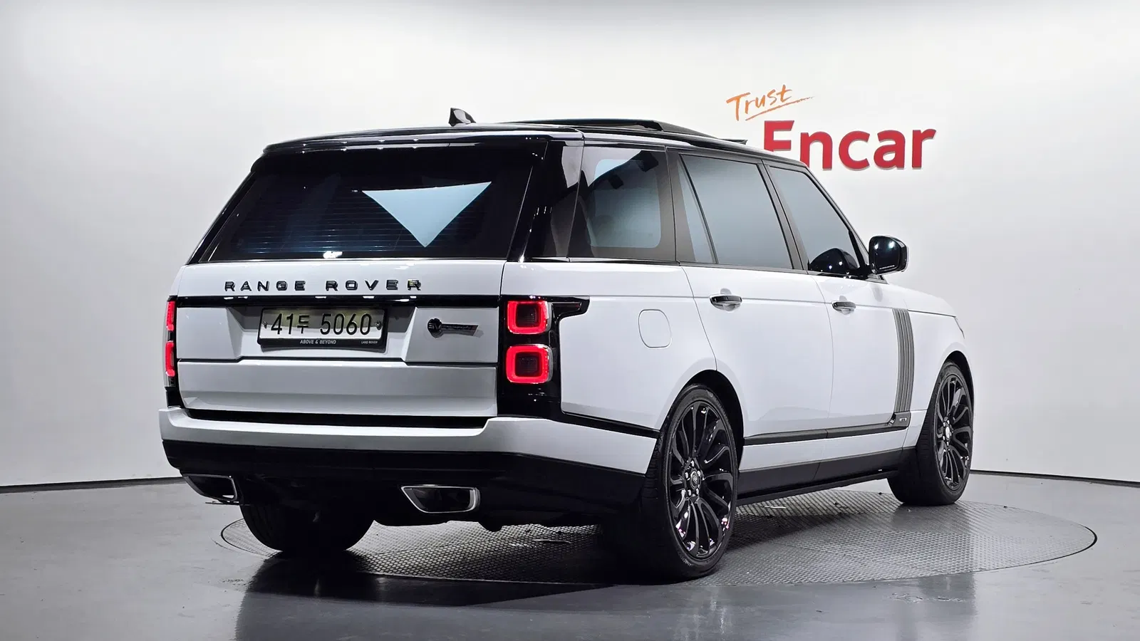 Land Rover Range Rover 4e génération 4.4 SDV8 Vogue SE LWB Diesel 2017 — photo 1 sur 41