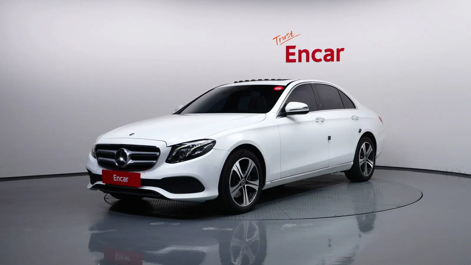 Mercedes-Benz Classe E E220d 4MATIC Avantgarde (W213) 2017 — photo 1 sur 20