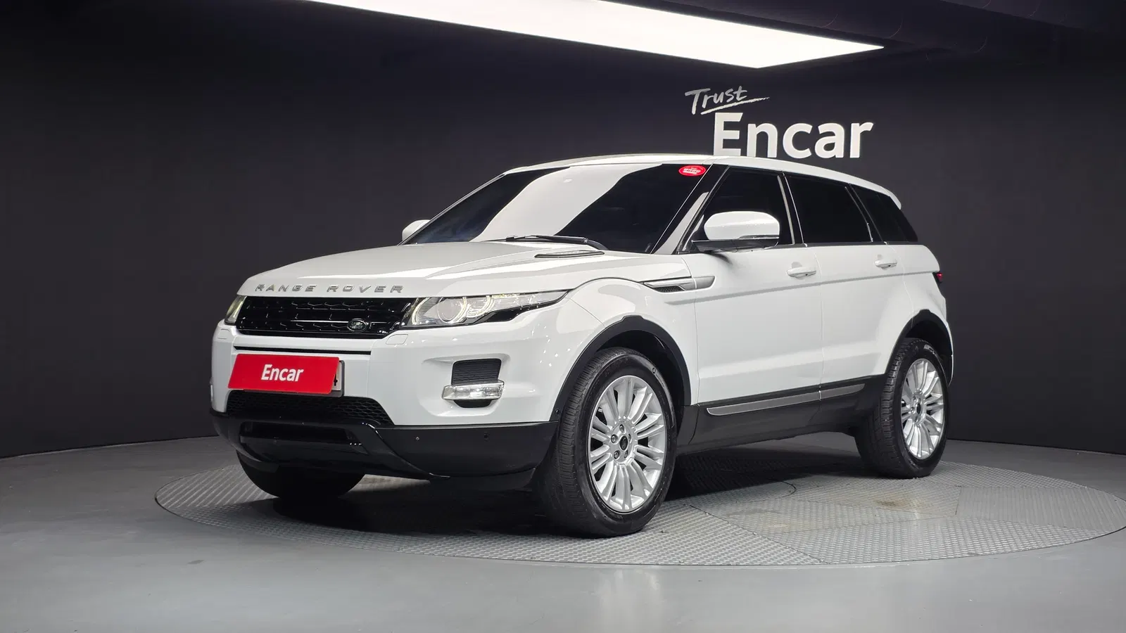 Land Rover Range Rover Evoque 2.2 SD4 Prestige 2013 — photo 1 sur 26