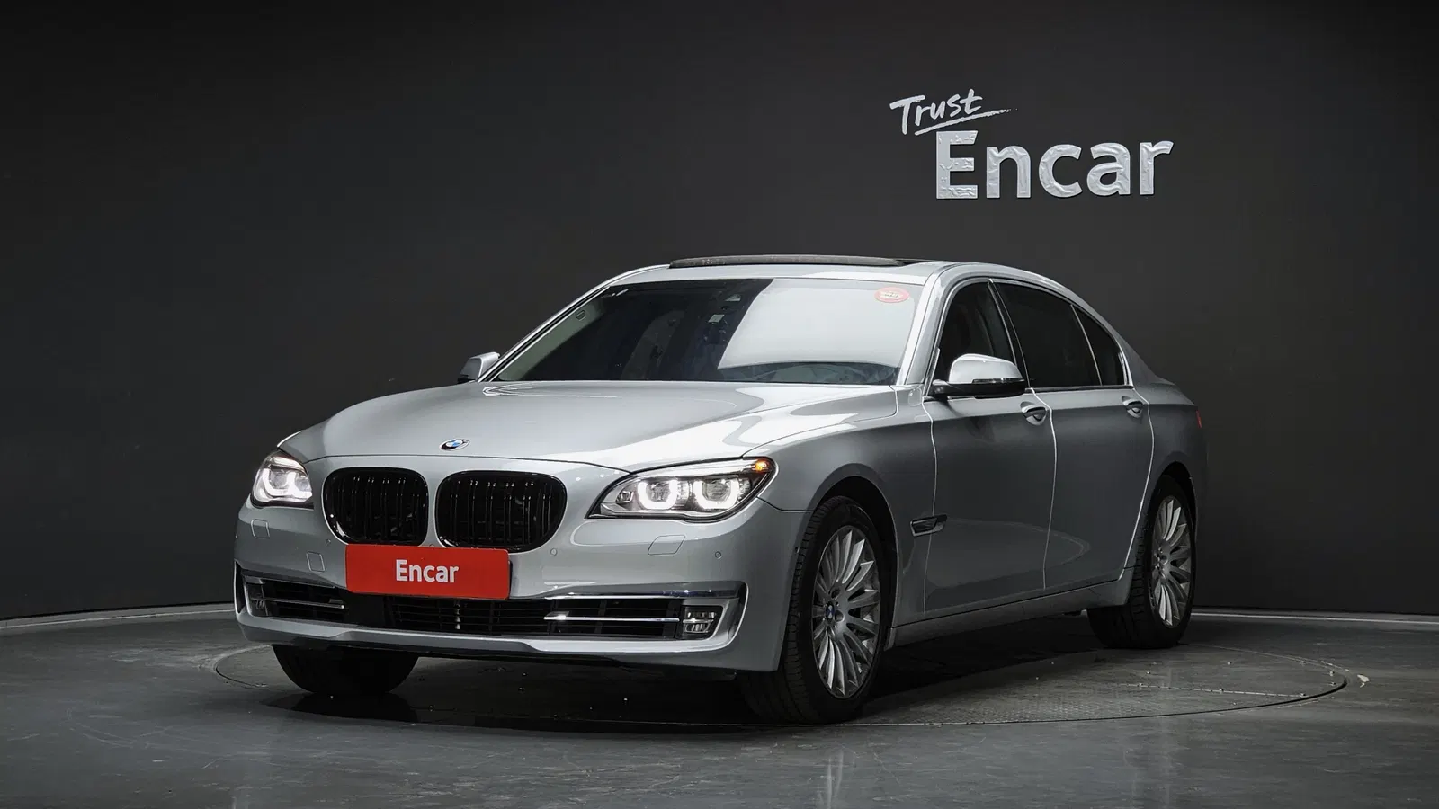 BMW Série 7 (F01) 740Li 2013 — photo 1 sur 20