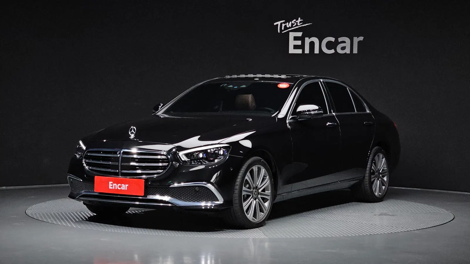 Mercedes-Benz Classe E E300e 4MATIC Exclusive (W213) 2023 — photo 1 sur 35