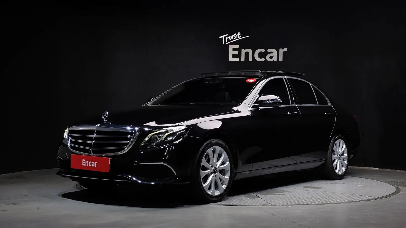 Mercedes-Benz Classe E E300 Exclusive (W213) 2019 — photo 1 sur 38