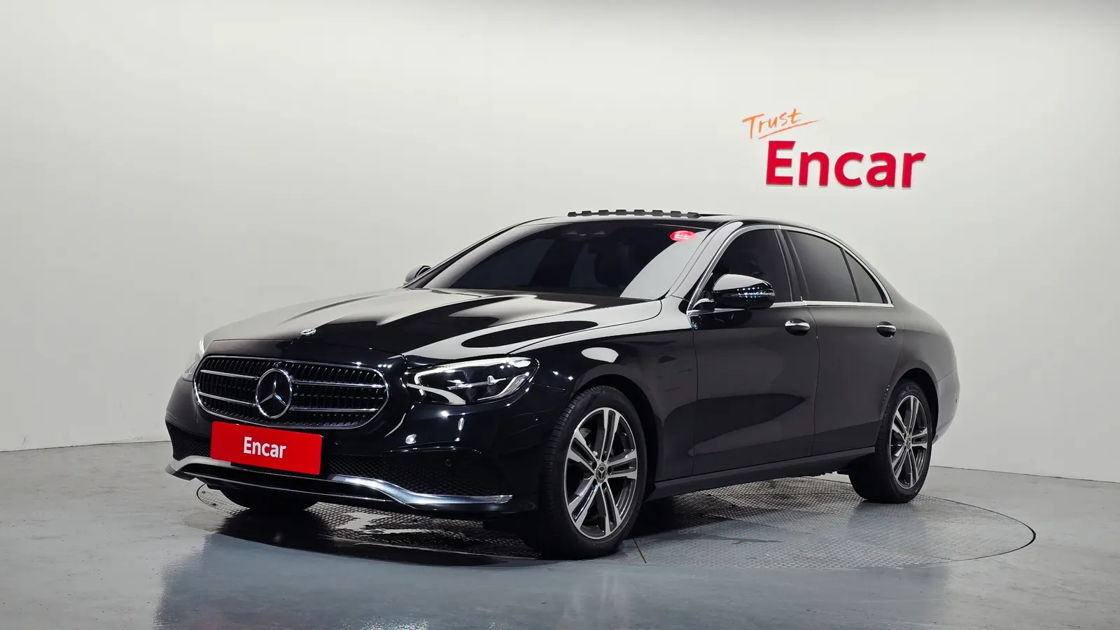 Mercedes-Benz Classe E E250 Avantgarde (W213) 2023 — photo 1 sur 32
