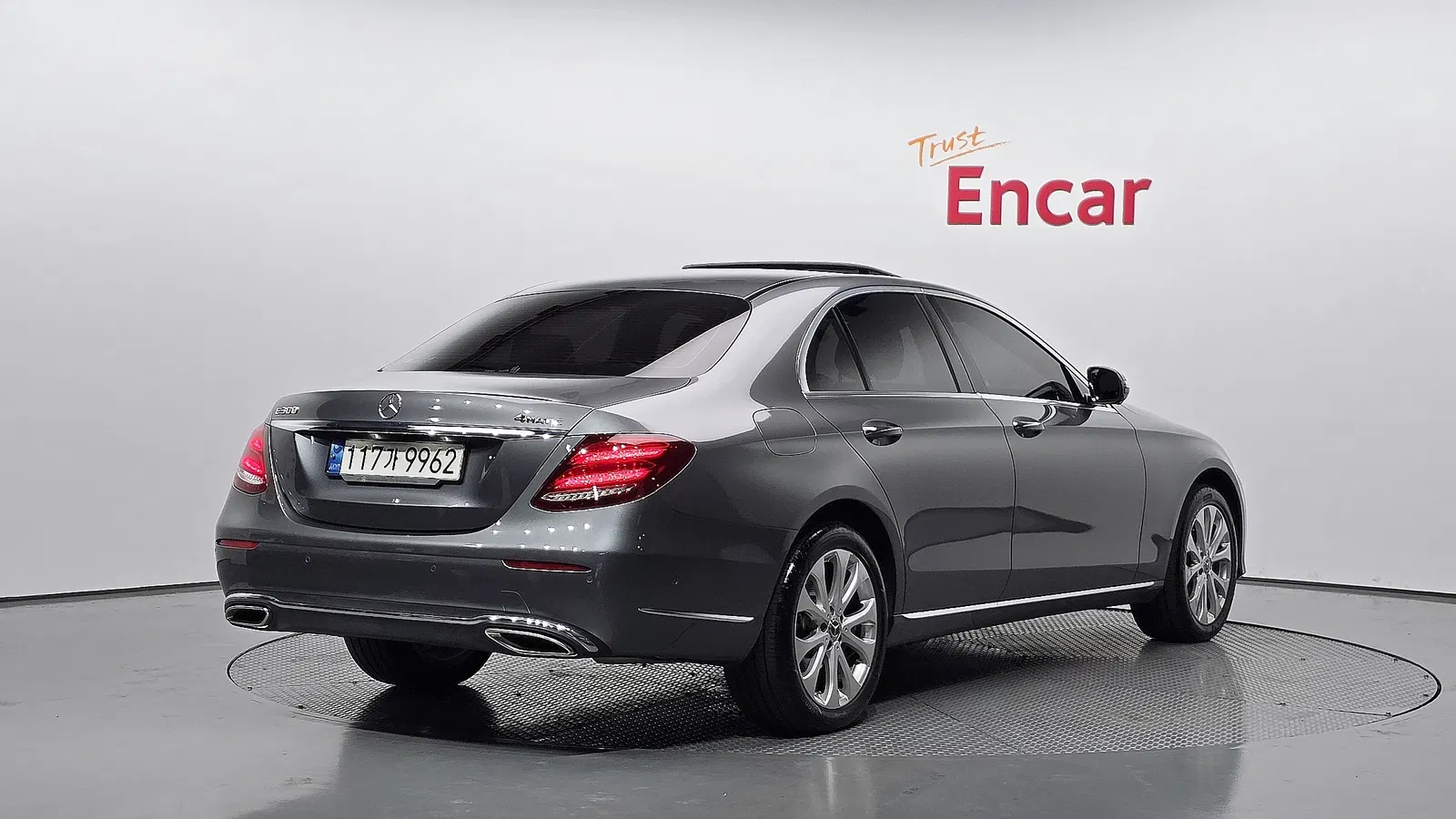 Mercedes-Benz Classe E E300 4MATIC Exclusive (W213) 2020 — photo 1 sur 30