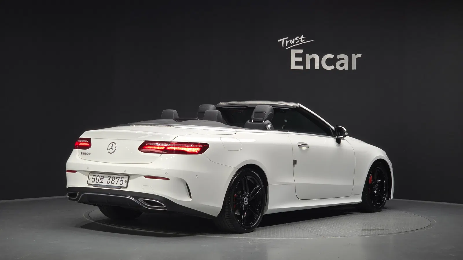 Mercedes-Benz Classe E E220d Cabriolet (W213) 2018 — photo 1 sur 30