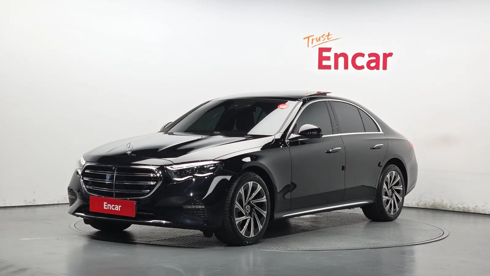 Mercedes-Benz Classe E E300 4MATIC Exclusive (W214) 2025 — photo 1 sur 34