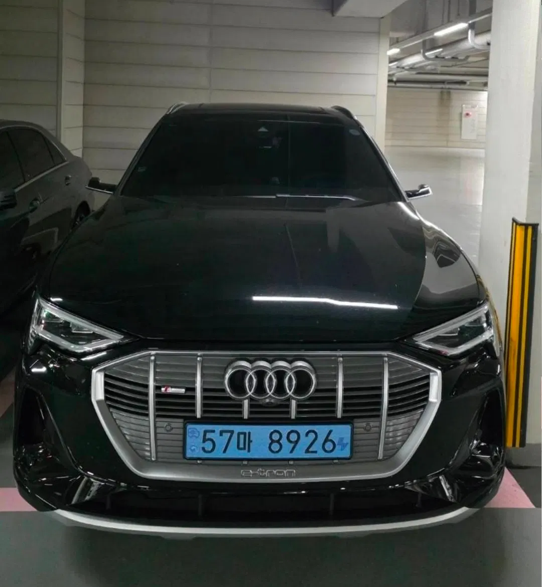 Audi e-tron 55 Quattro Sportback 2022 — photo 1 sur 10