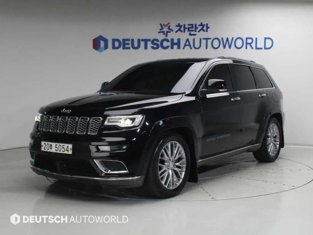 Jeep Grand Cherokee 3.0 Diesel Overland Summit 2018 — photo 1 sur 26