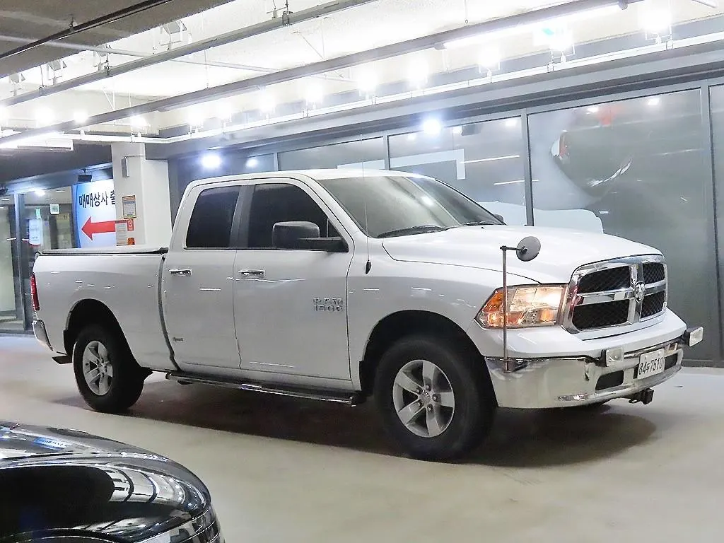 Dodge RAM Pickup 3.6 2015 — photo 1 sur 26