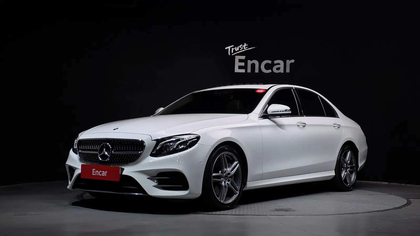 Mercedes-Benz Classe E AMG Line · E300 (W213) 2019 — photo 1 sur 32
