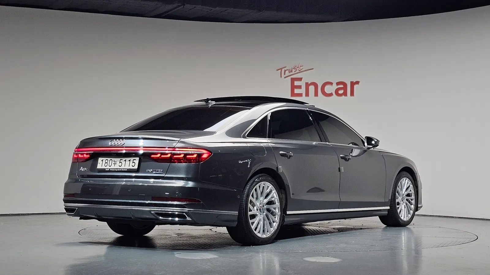 Audi A8 (D5) 55 TFSI Quattro LWB 2020 — photo 1 sur 48