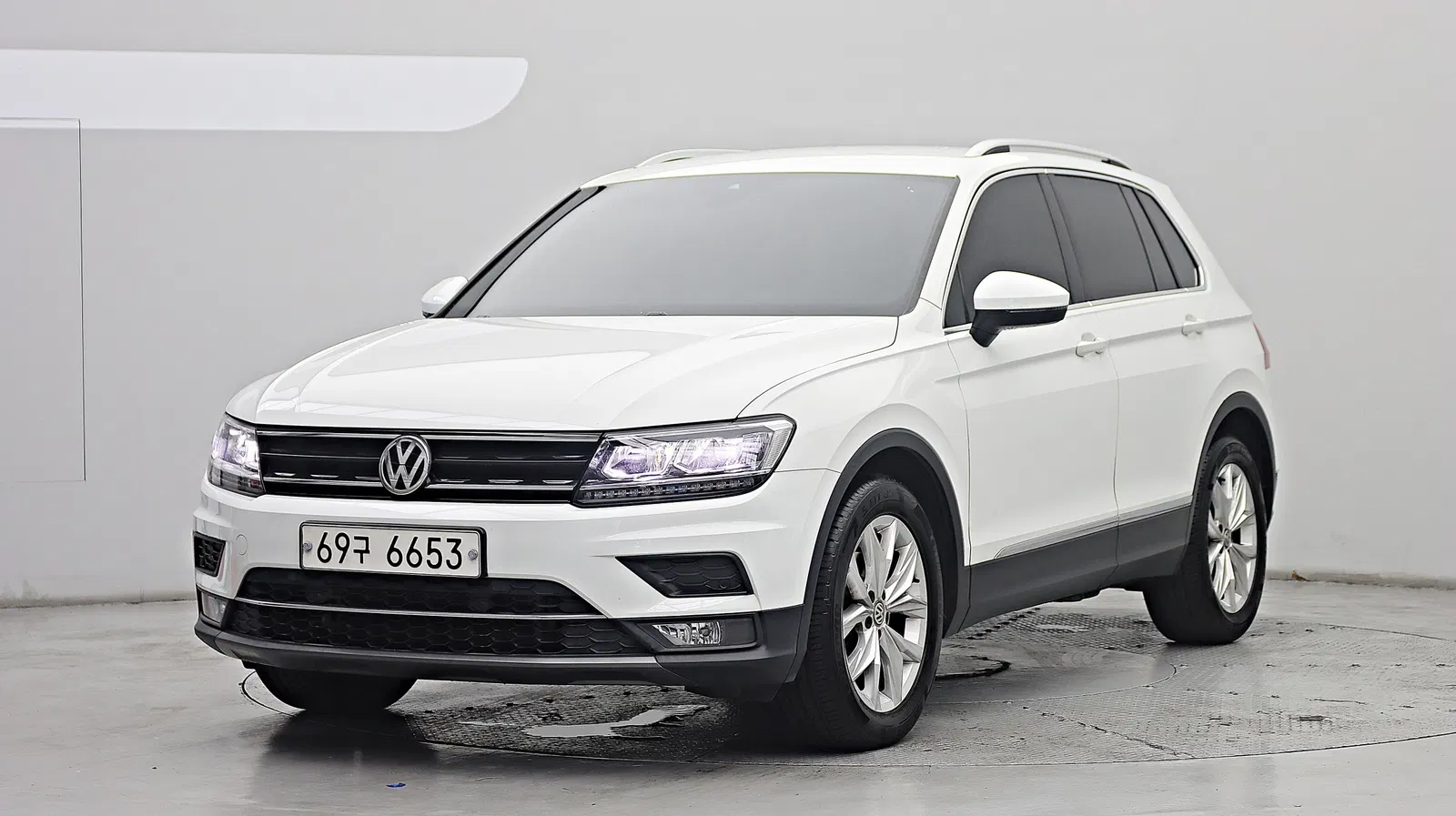 Volkswagen Tiguan 2e génération 2.0 TDI Premium 2018 — photo 1 sur 26