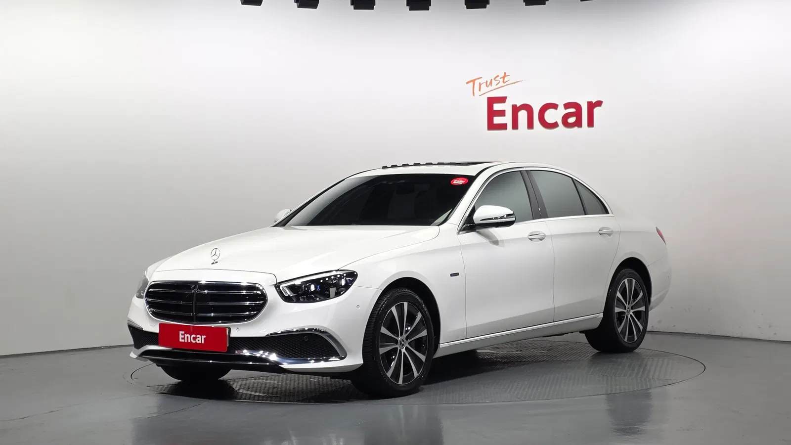 Mercedes-Benz Classe E E300e 4MATIC Exclusive (W213) 2021 — photo 1 sur 36