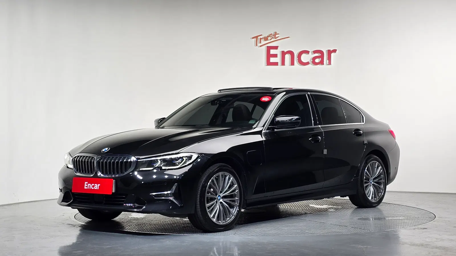 BMW Série 3 (G20) 330e Luxury 2021 — photo 1 sur 33