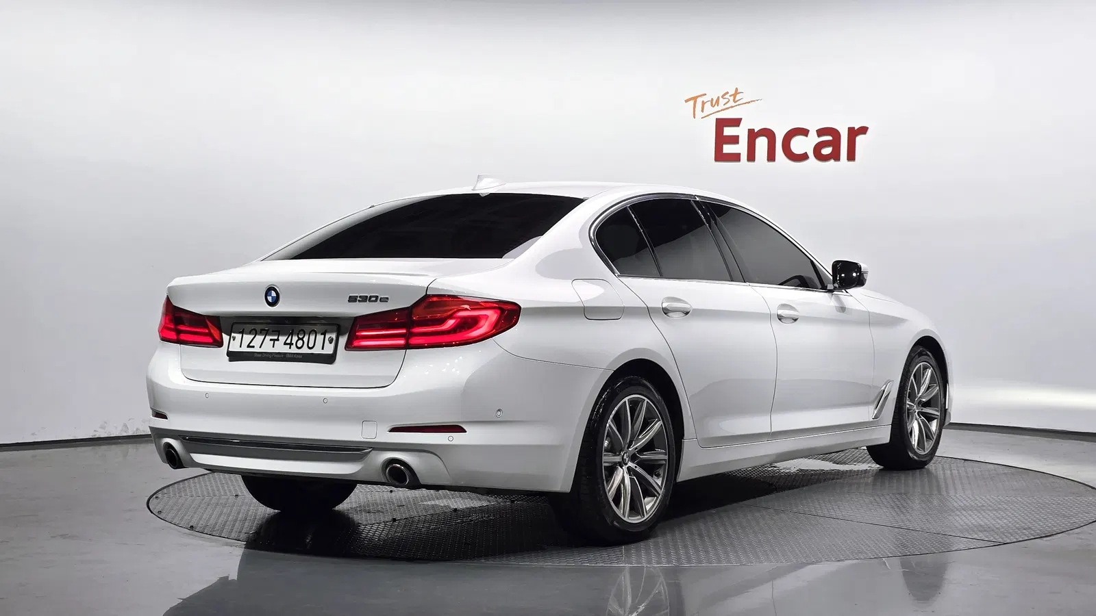 BMW Série 5 (G30) 530e Luxury 2020 — photo 1 sur 30