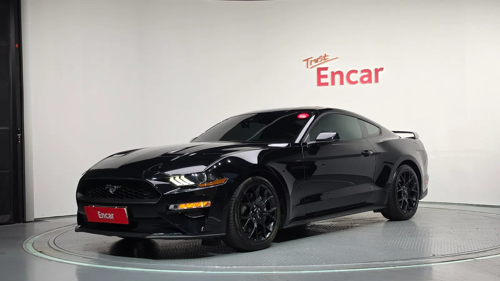 Ford Mustang Coupé 2019 — photo 1 sur 38