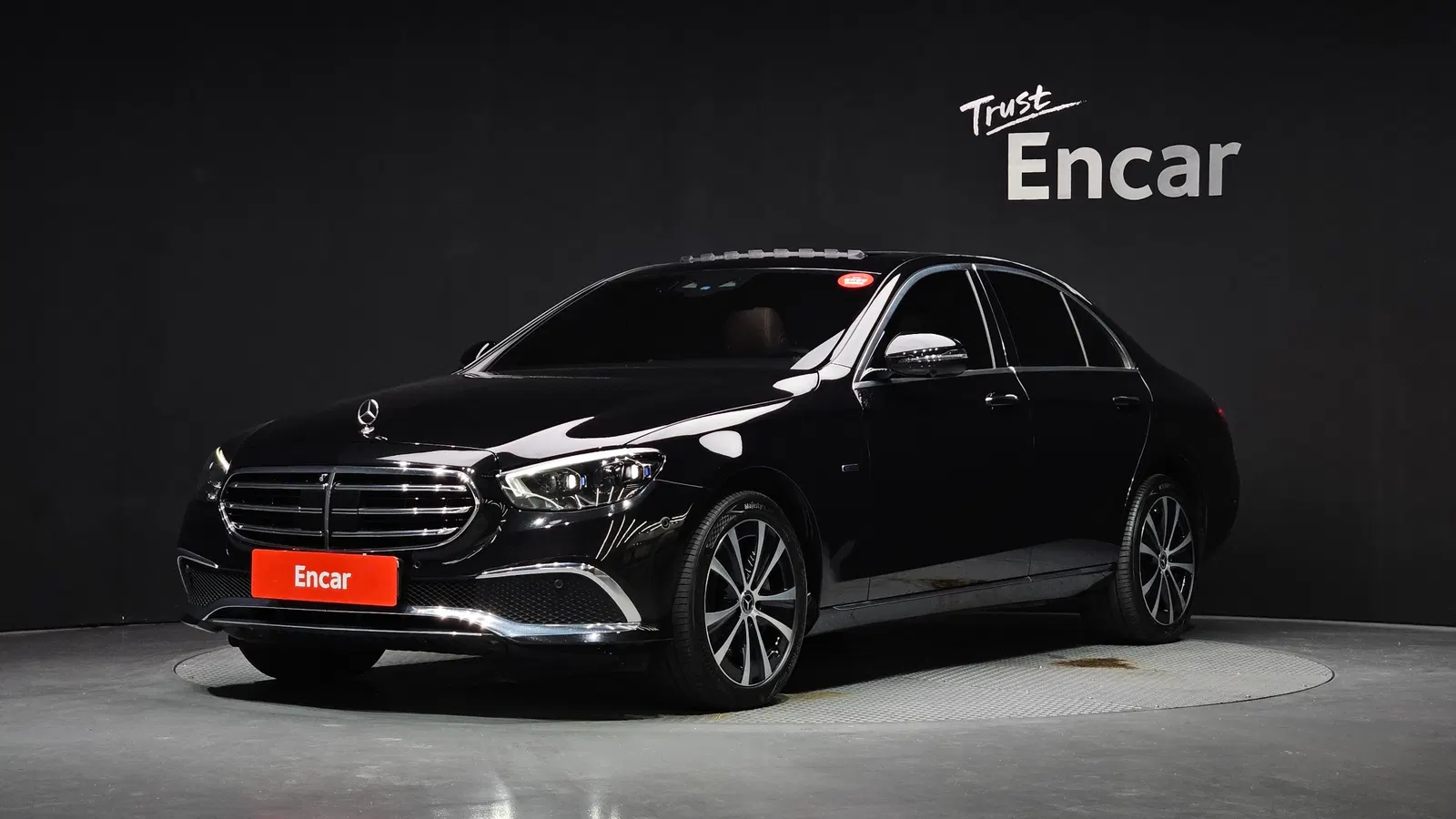 Mercedes-Benz Classe E E300e 4MATIC Exclusive (W213) 2021 — photo 1 sur 34
