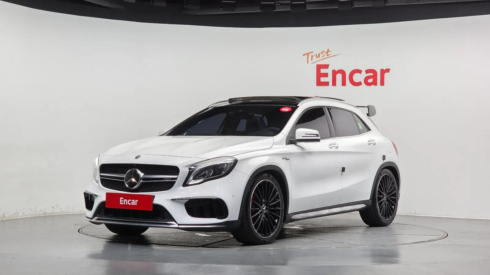 Mercedes-AMG GLA GLA45 4MATIC (X156) 2018 — photo 1 sur 33