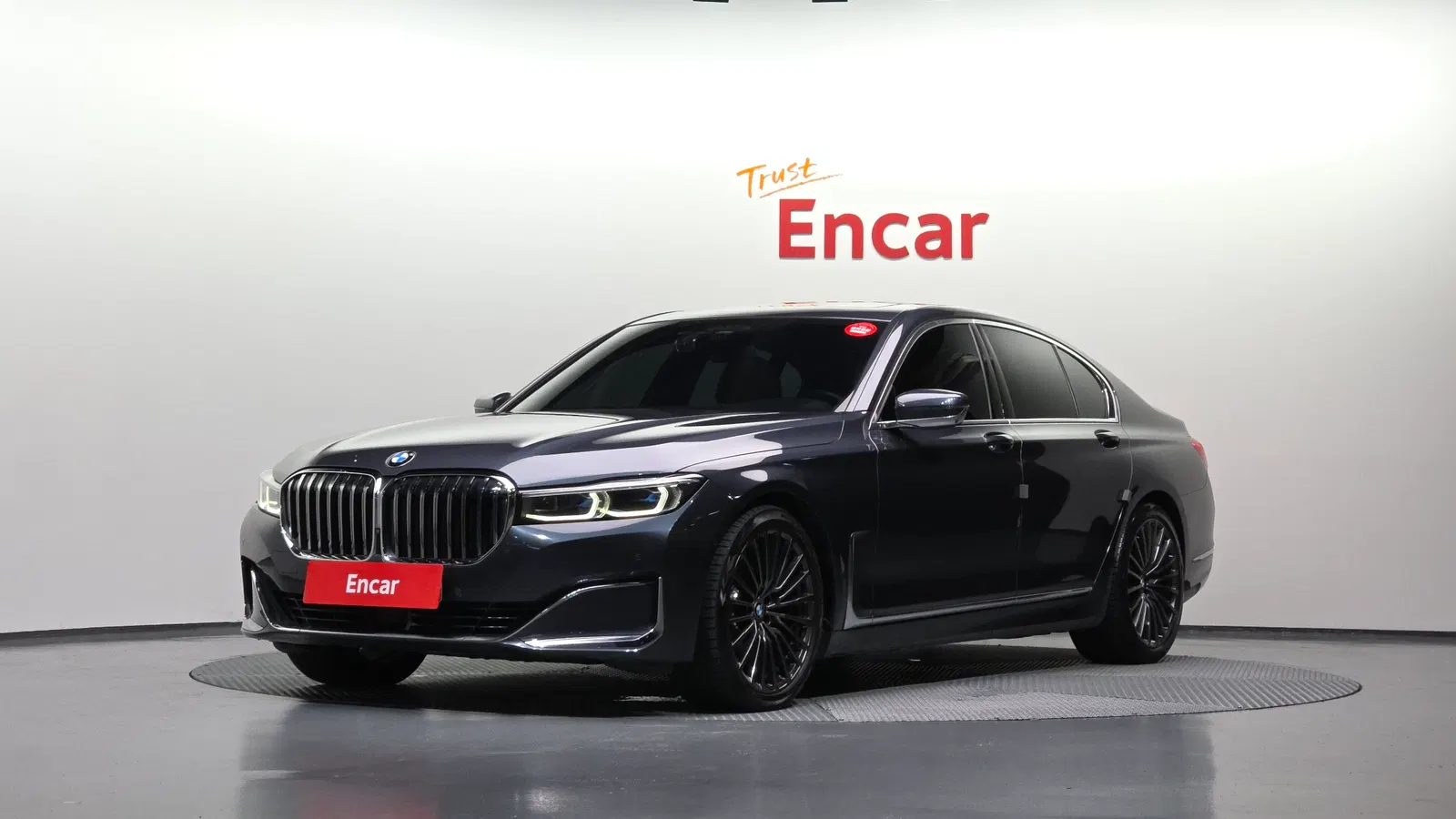 BMW Série 7 (G11) 740d xDrive Design Pure Excellence 2020 — photo 1 sur 33