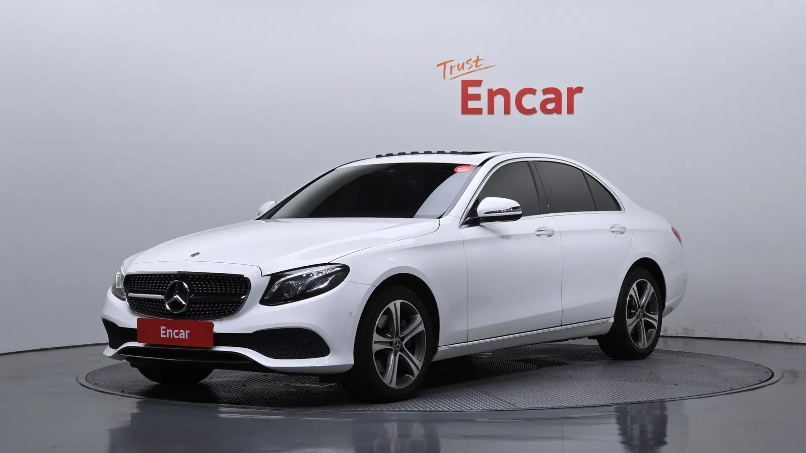 Mercedes-Benz Classe E E220d Avantgarde (W213) 2019 — photo 1 sur 33