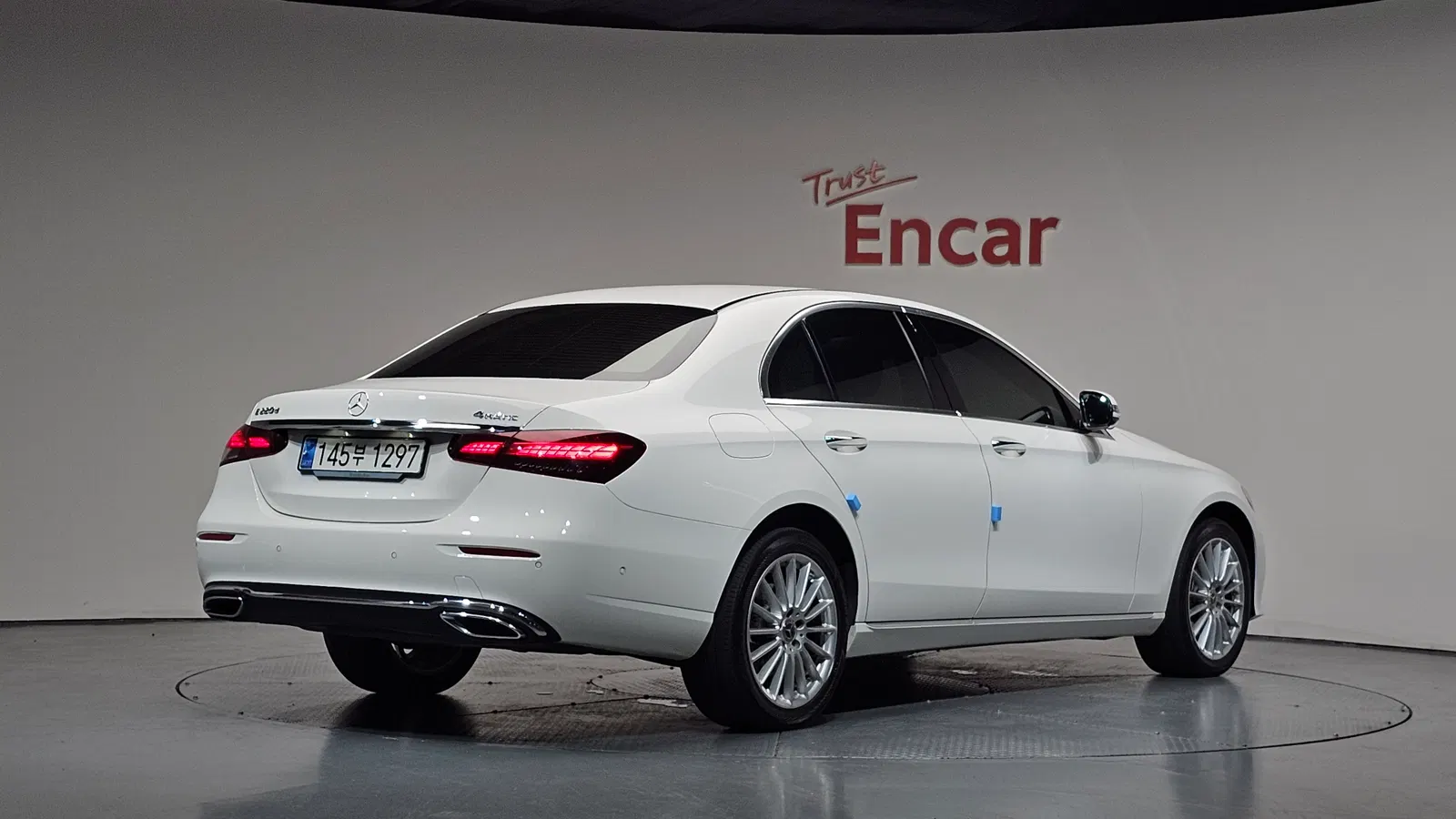 Mercedes-Benz Classe E E220d 4MATIC Exclusive (W213) 2023 — photo 1 sur 36