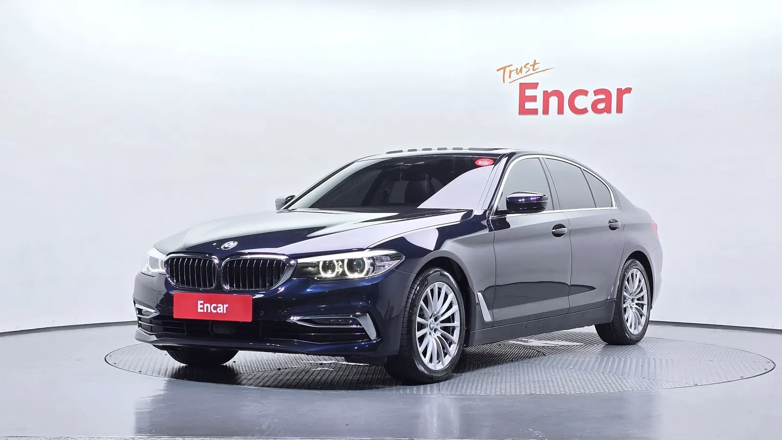 BMW Série 5 (G30) 520i Luxury 2020 — photo 1 sur 34