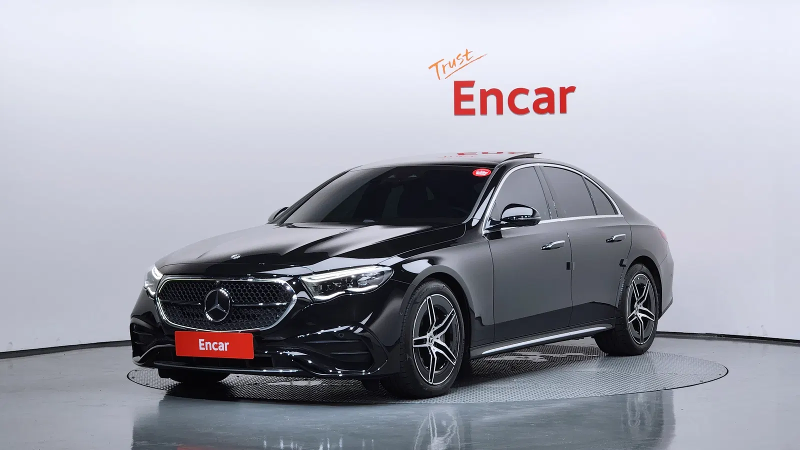 Mercedes-Benz Classe E AMG Line · E300 4MATIC (W214) 2026 — photo 1 sur 41