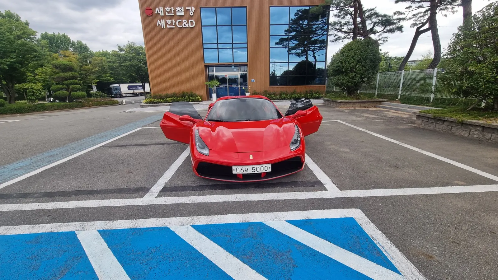 Ferrari 488 Spyder 3.9 2018 — photo 1 sur 23