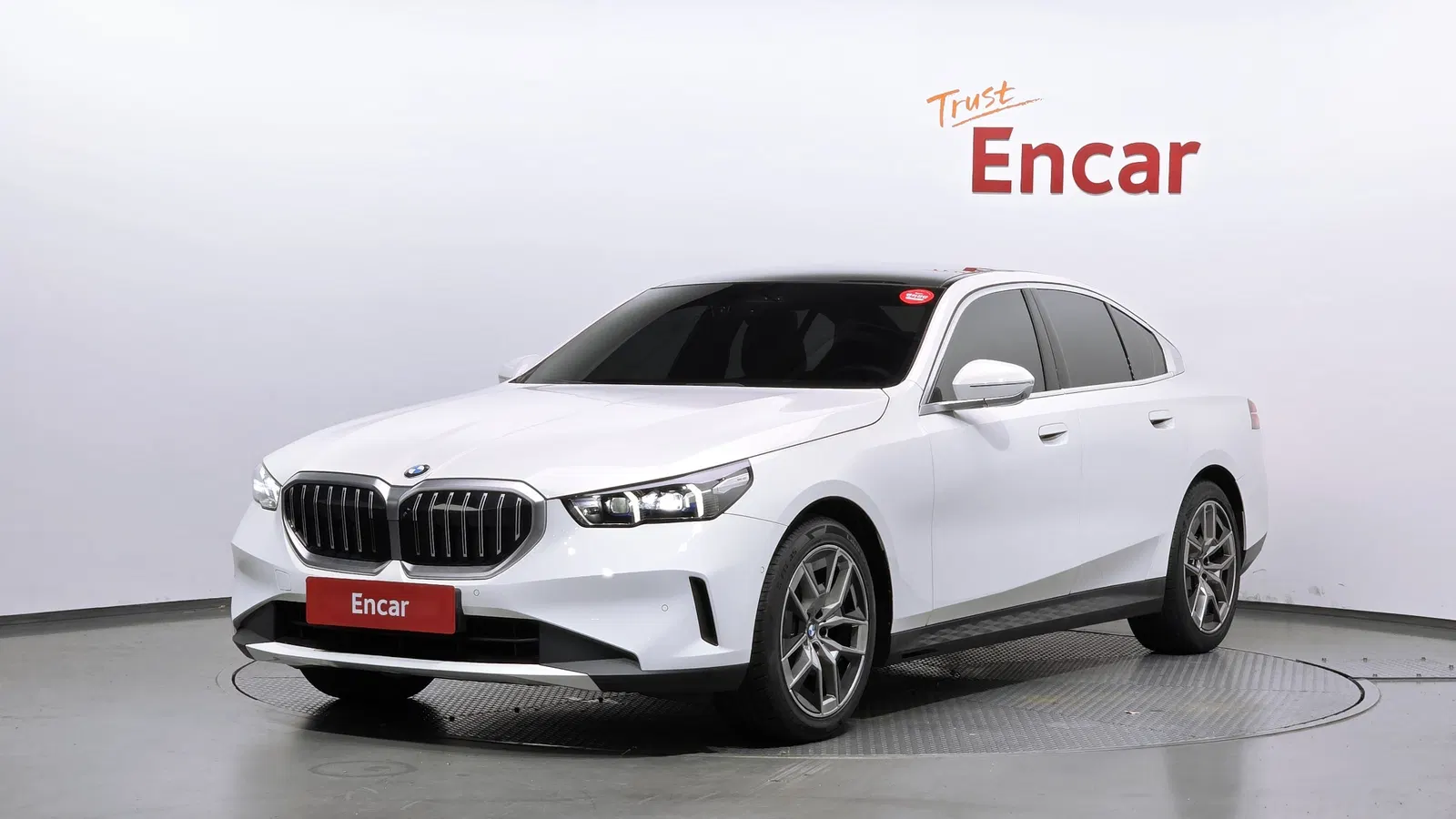 BMW Série 5 (G60) 520i 2024 — photo 1 sur 35