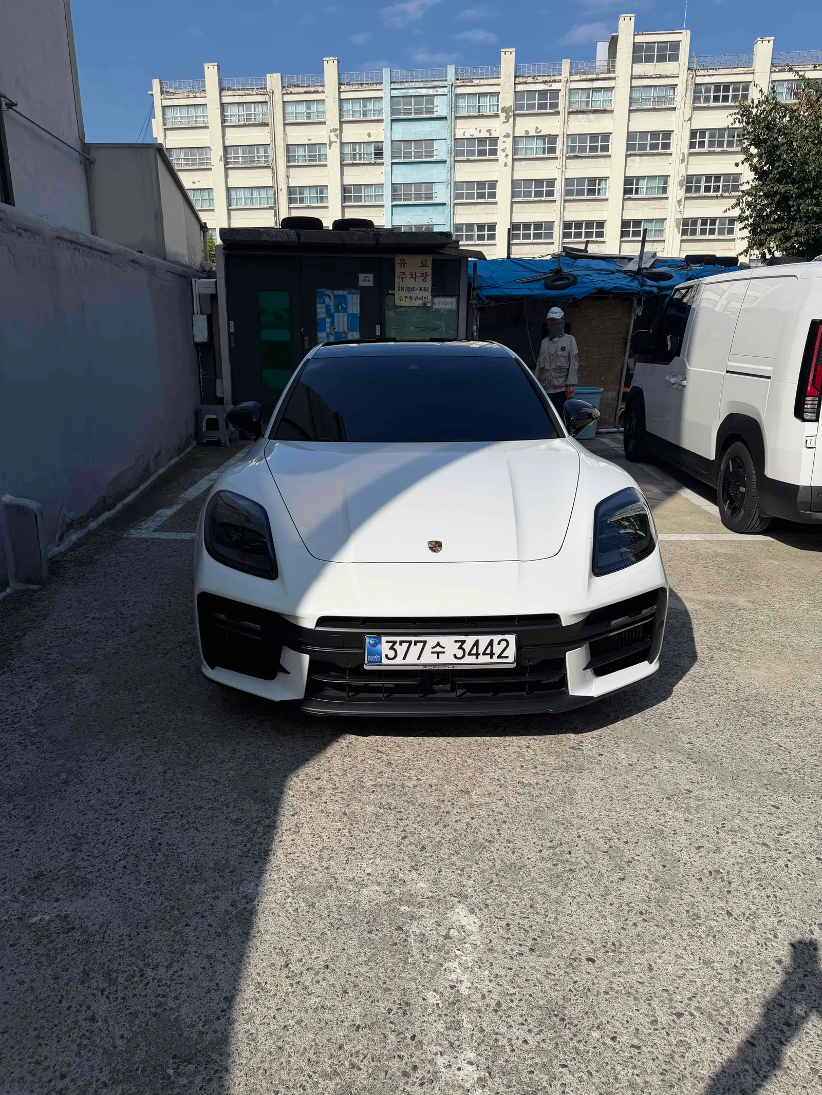 Porsche Panamera (976) 2.9 AWD 2025 — photo 1 sur 14