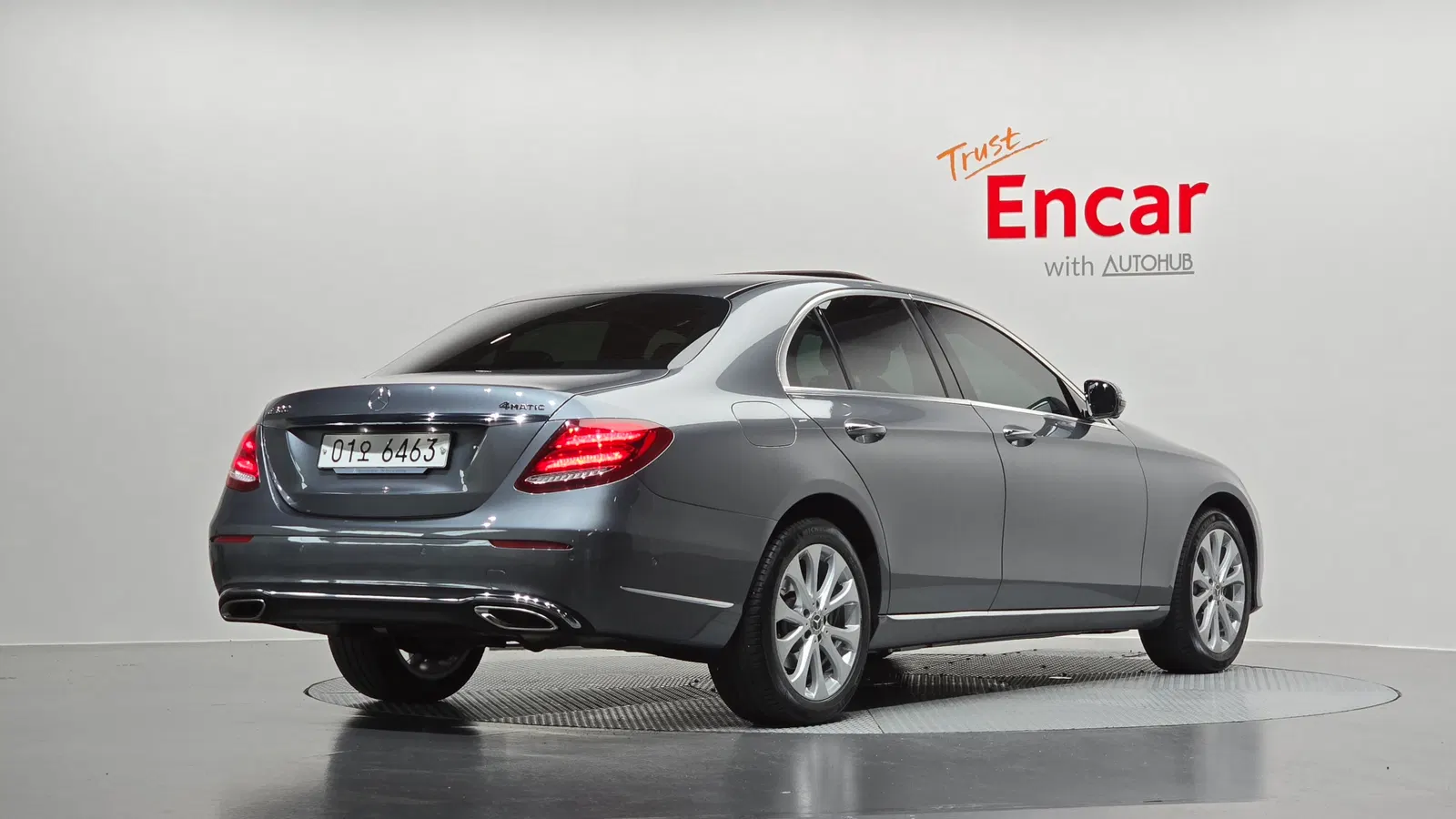 Mercedes-Benz Classe E E300 4MATIC Exclusive (W213) 2018 — photo 1 sur 32