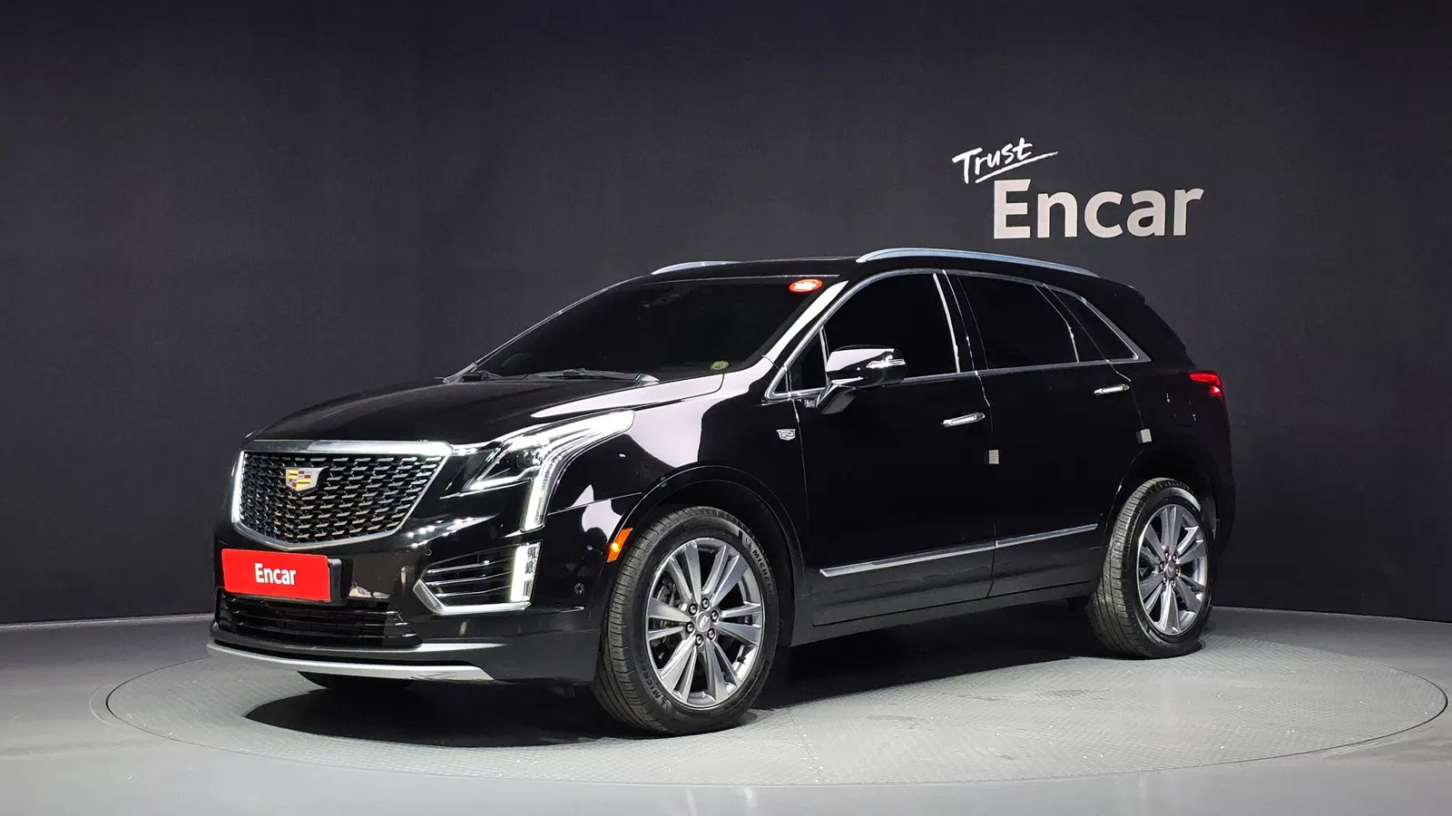 Cadillac XT5 3.6 Premium Luxury AWD 2020 — photo 1 sur 34