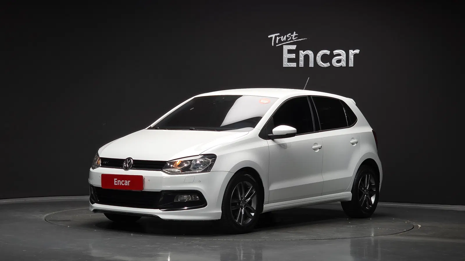 Volkswagen Polo 1.4 TDI R-Line 2015 — photo 1 sur 20