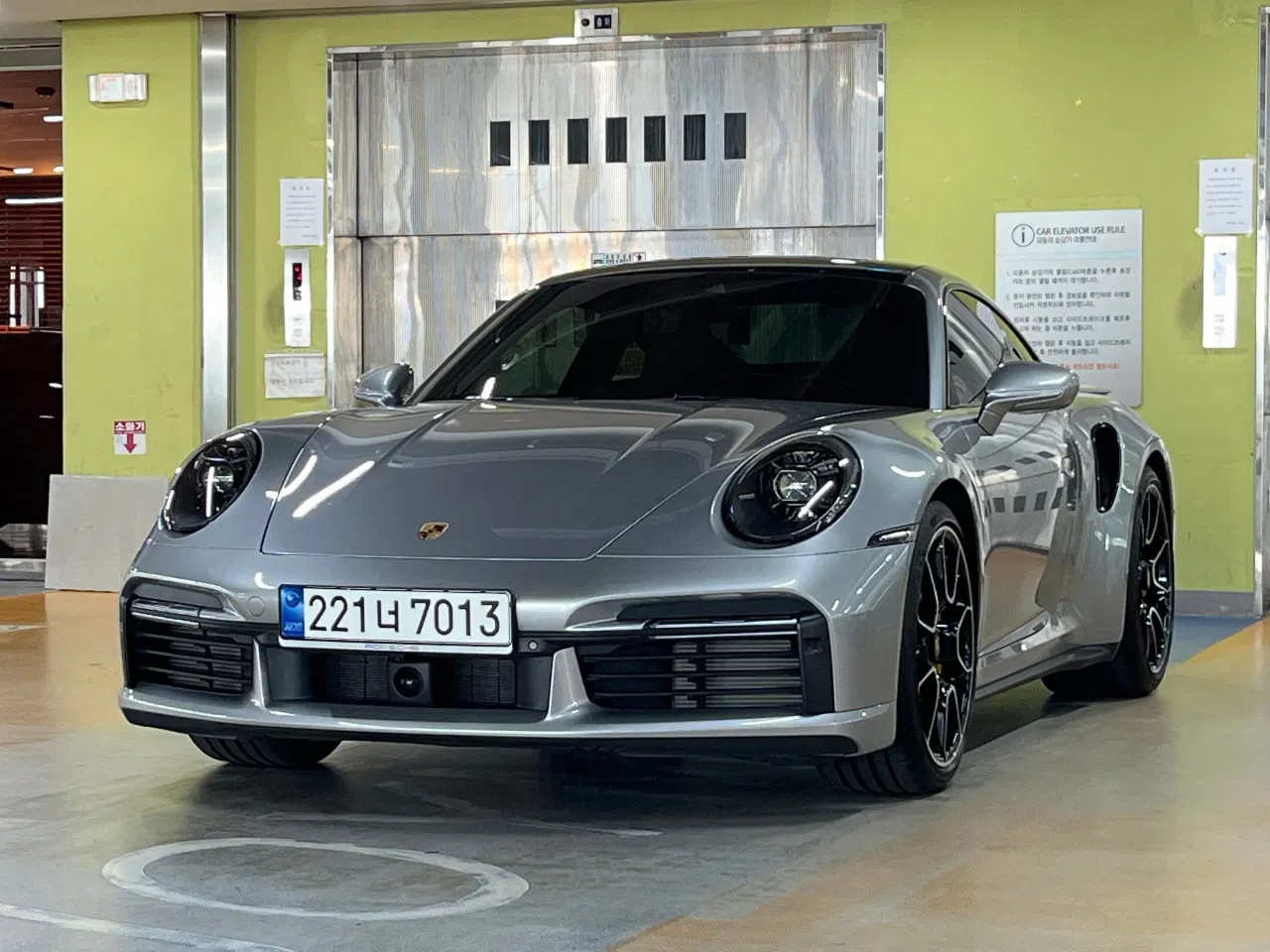 Porsche 911 (992) Turbo S 2023 — photo 1 sur 20