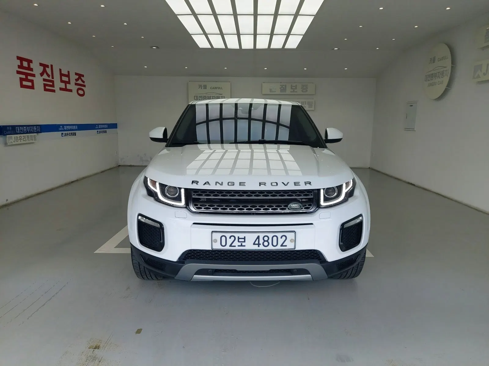 Land Rover Range Rover Evoque 2.0 TD4 SE 2018 — photo 1 sur 16