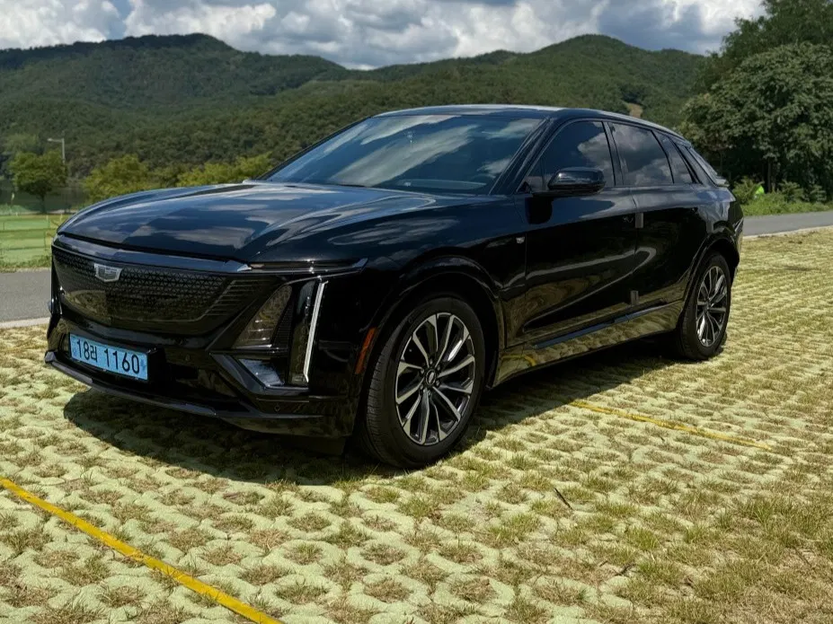 Cadillac Lyriq Sport 2024 — photo 1 sur 26