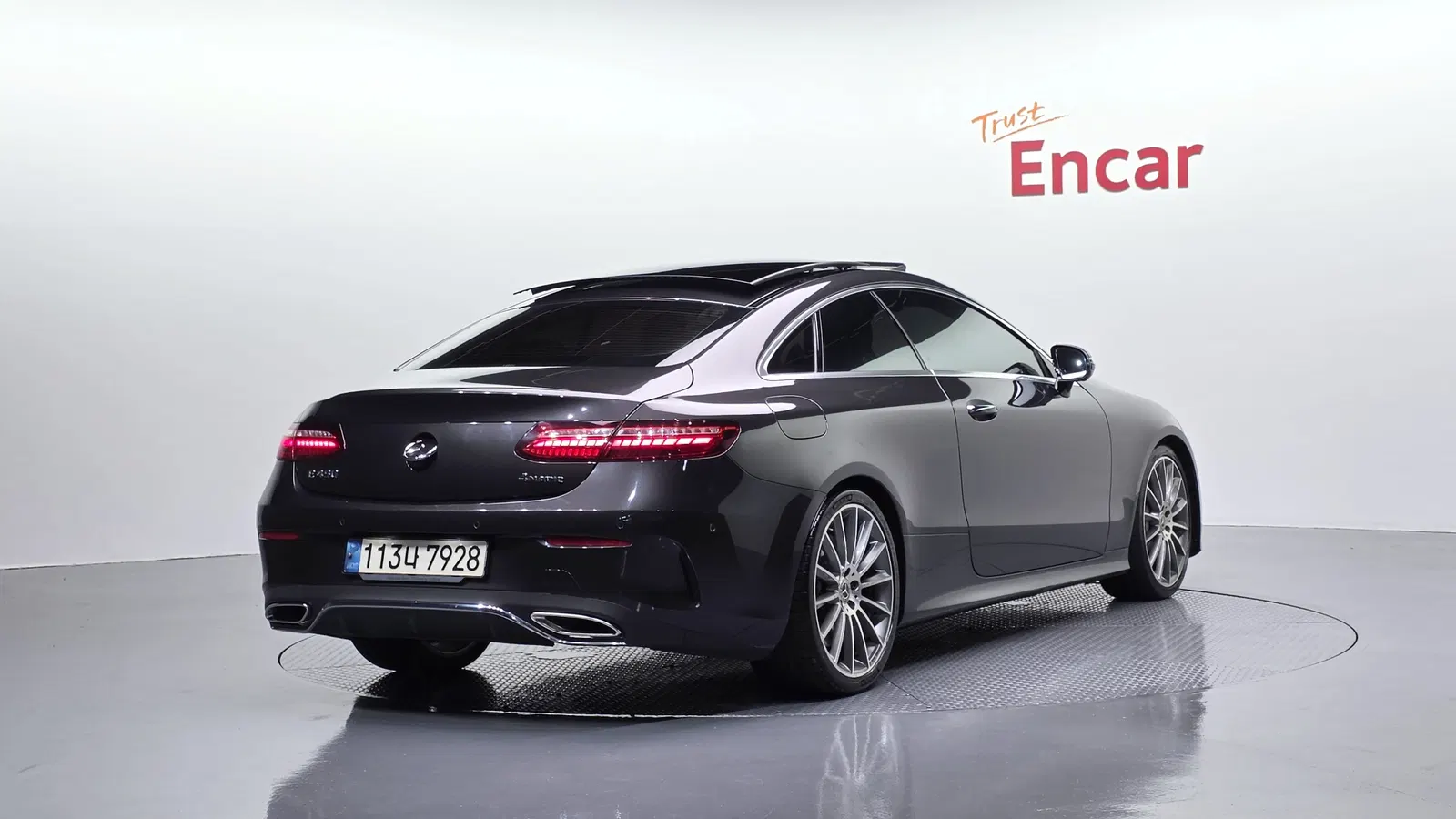 Mercedes-Benz Classe E E450 4MATIC Coupé (W213) 2021 — photo 1 sur 31