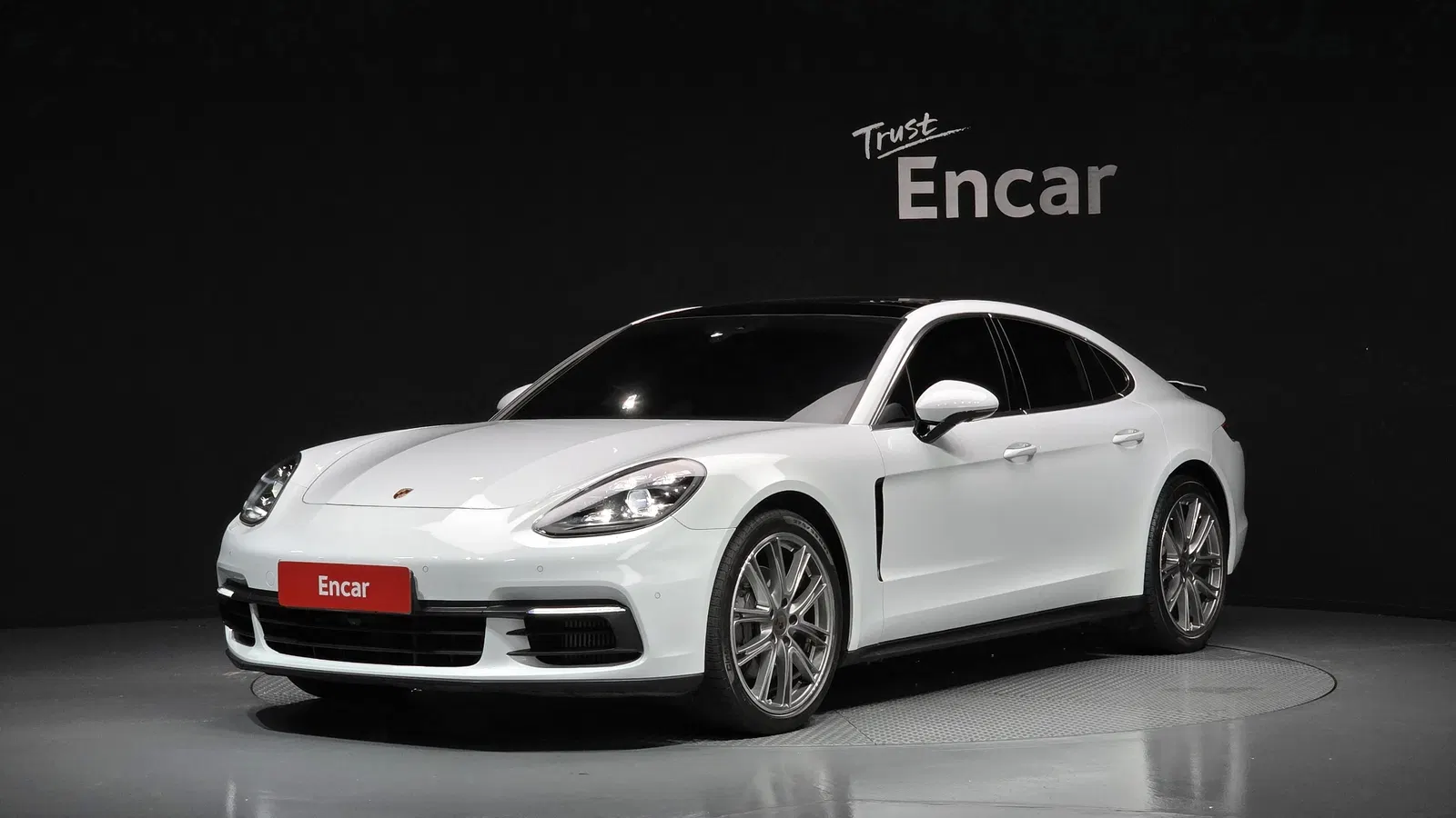 Porsche Panamera (971) 2.9 4S 2018 — photo 1 sur 20