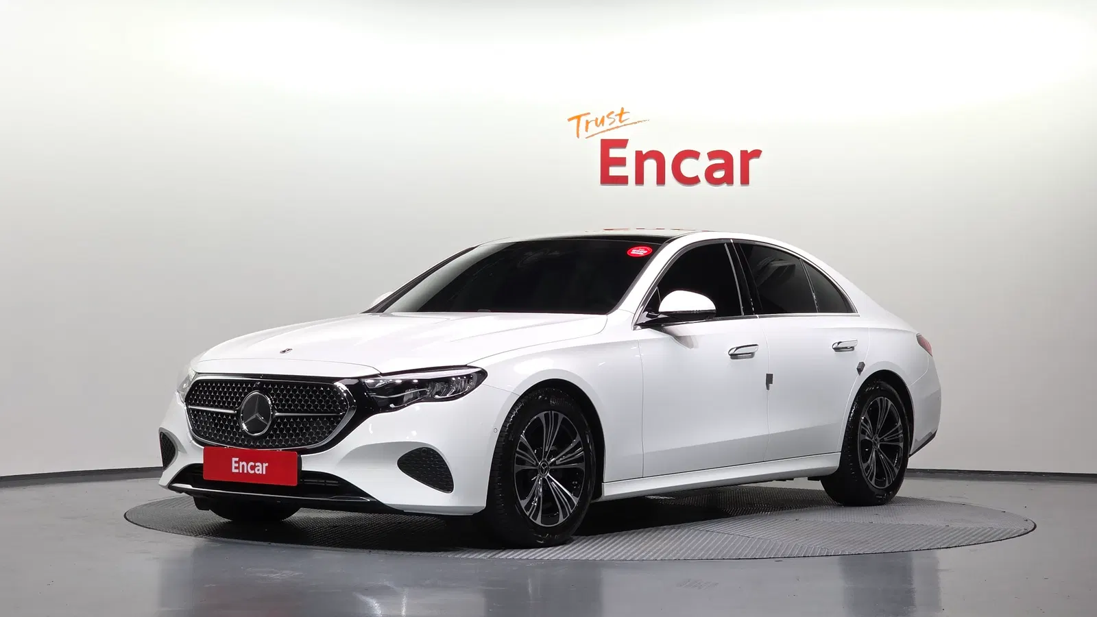 Mercedes-Benz Classe E E200 Avantgarde (W214) 2025 — photo 1 sur 37