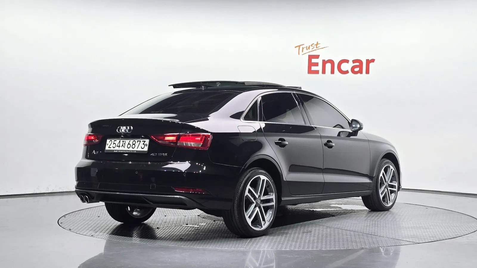 Audi A3 40 TFSI 2020 — photo 1 sur 30