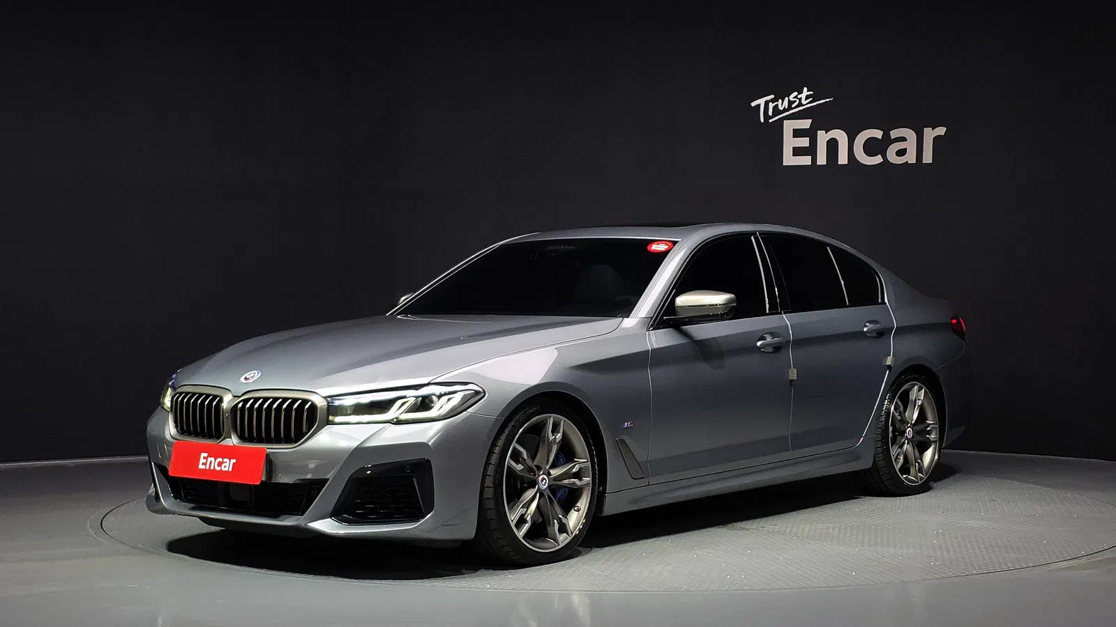 BMW Série 5 (G30) M550i xDrive 2023 — photo 1 sur 35