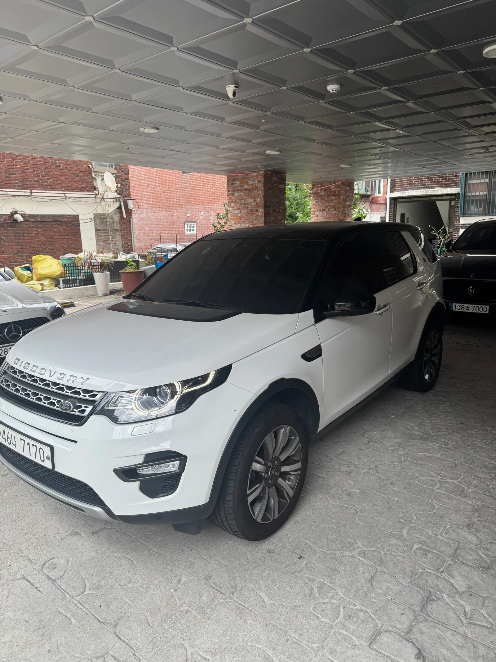 Land Rover Discovery Sport 2.0 TD4 HSE Luxury 2018 — photo 1 sur 12