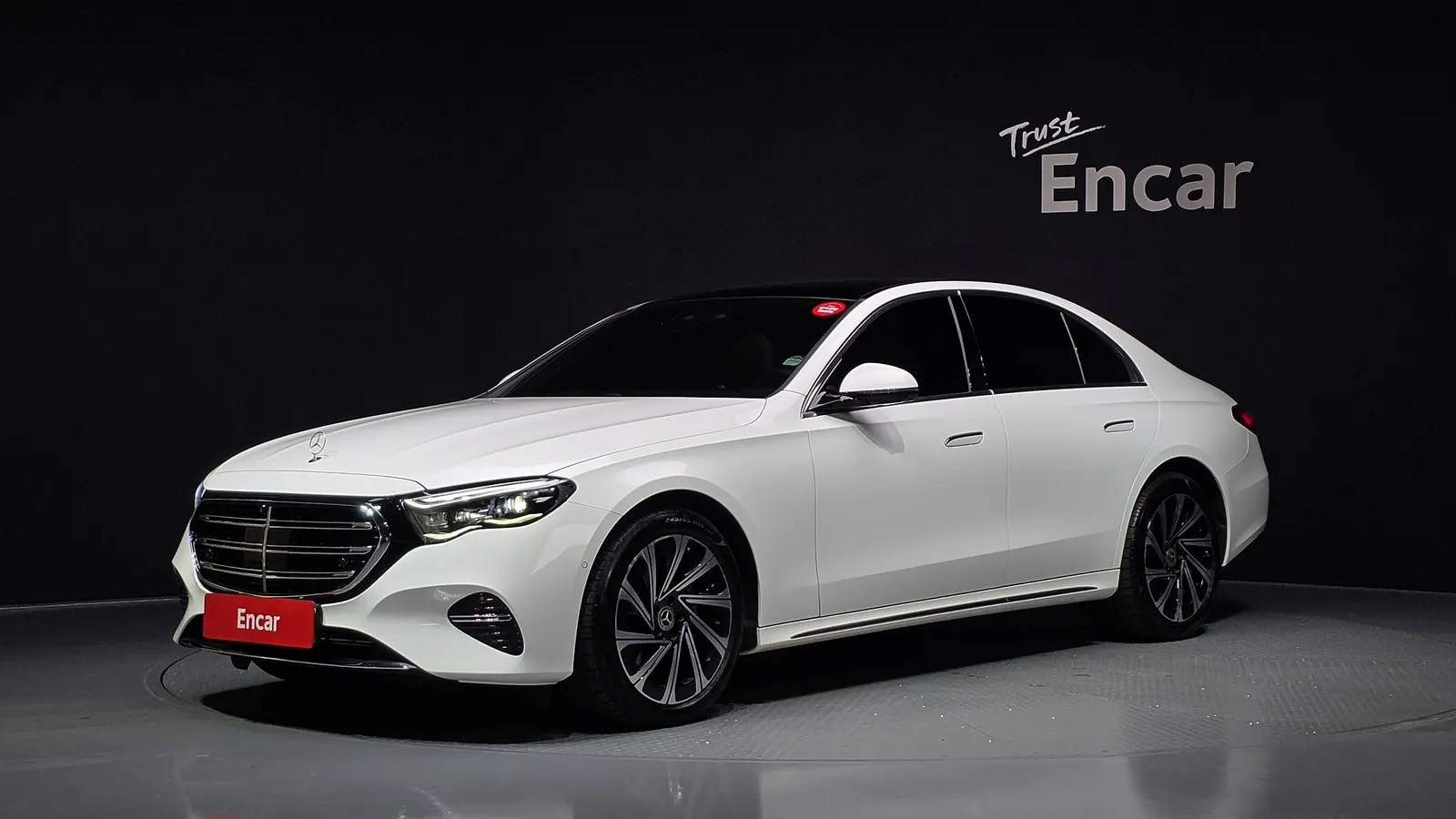 Mercedes-Benz Classe E E300 4MATIC Exclusive (W214) 2024 — photo 1 sur 39