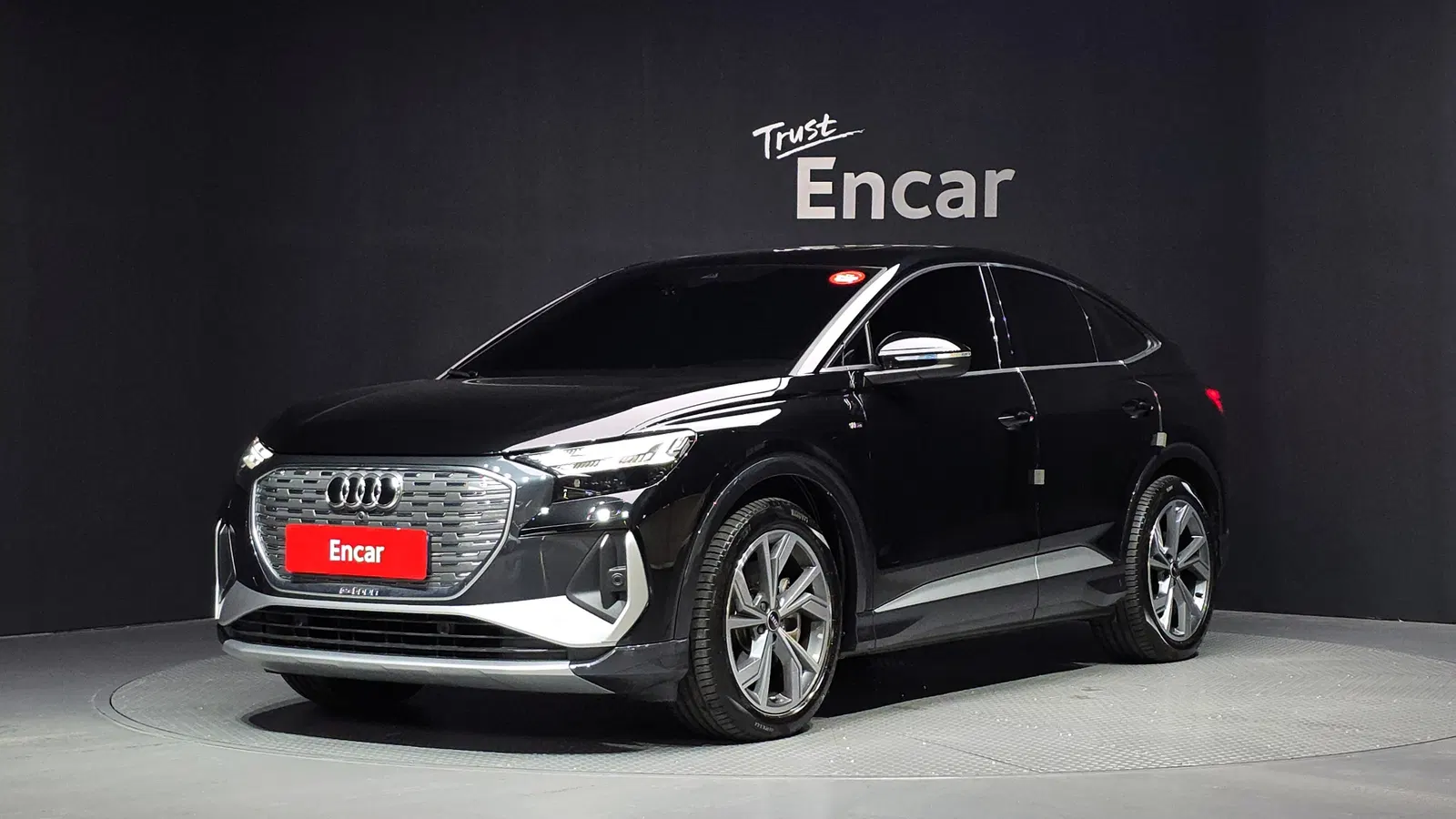 Audi Q4 e-tron (F4) 40 Premium Sportback 2022 — photo 1 sur 32