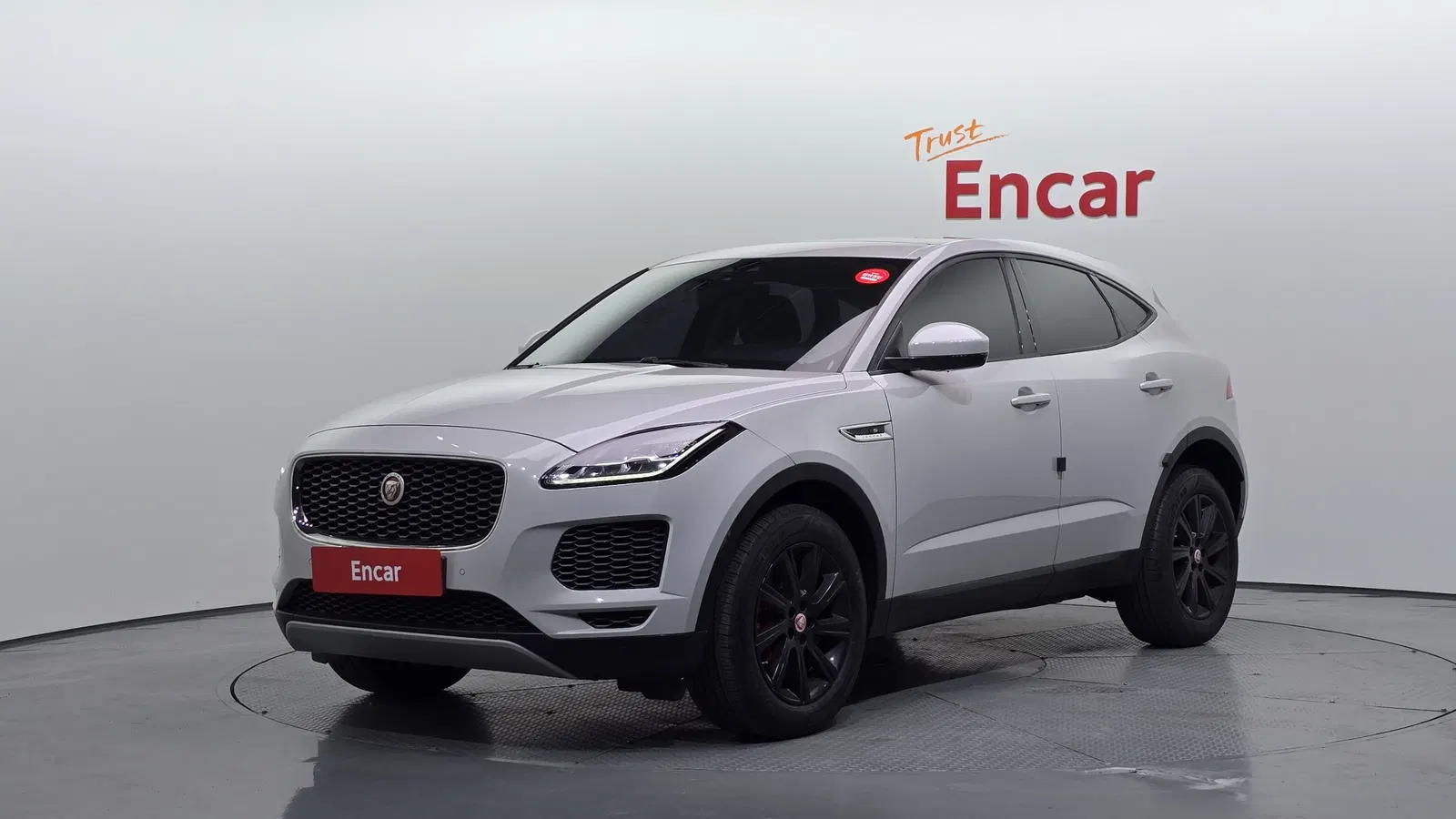 Jaguar E-PACE P250 S 2018 — photo 1 sur 20