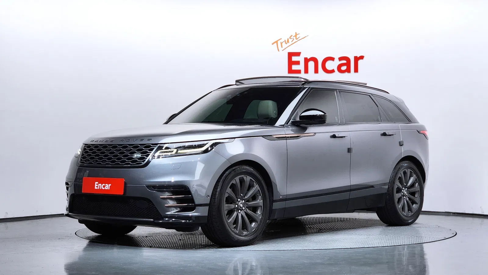 Land Rover Range Rover Velar 3.0 D300 R-Dynamic SE 2019 — photo 1 sur 35