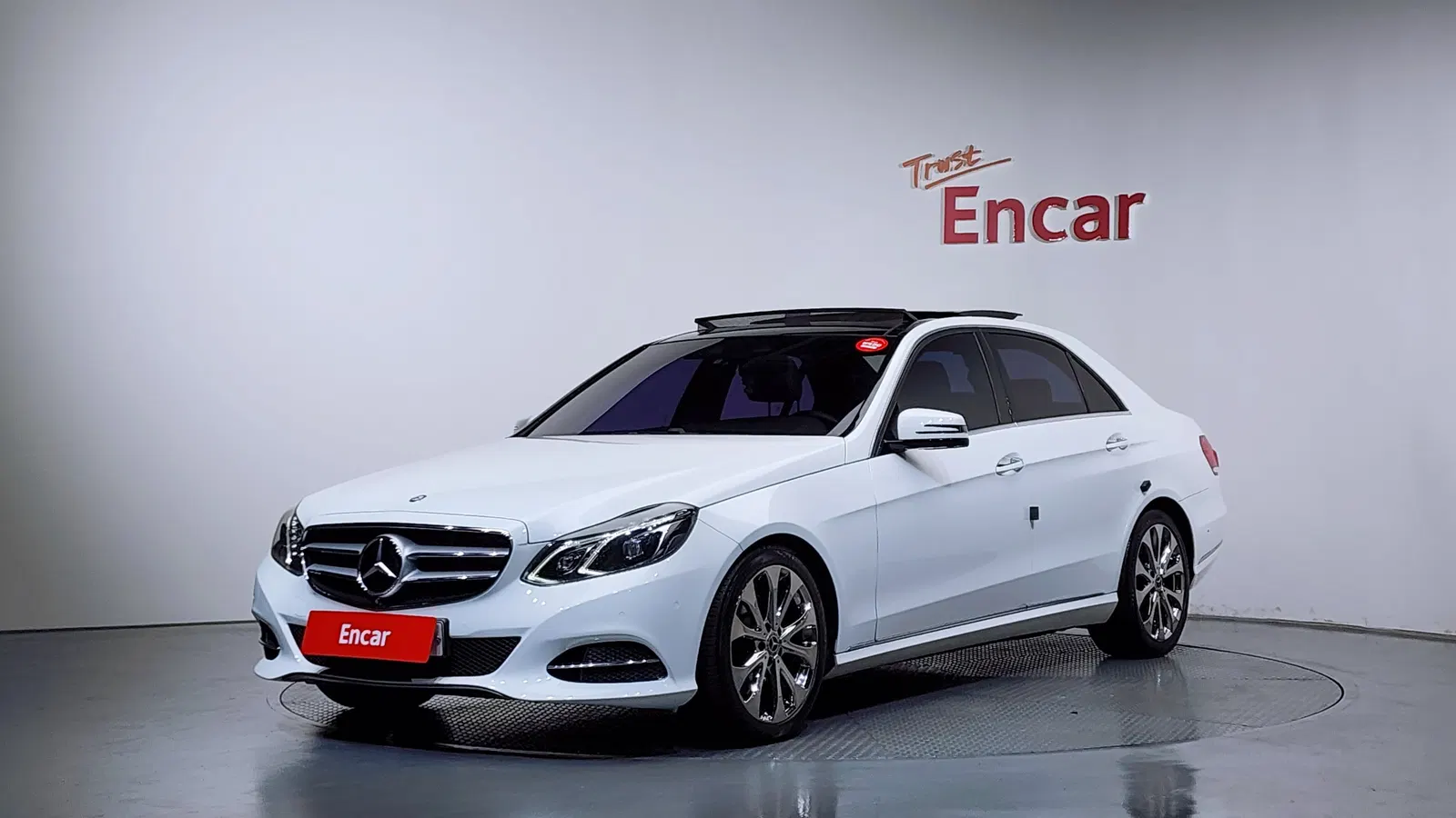 Mercedes-Benz Classe E E300 Avantgarde (W212) 2015 — photo 1 sur 20