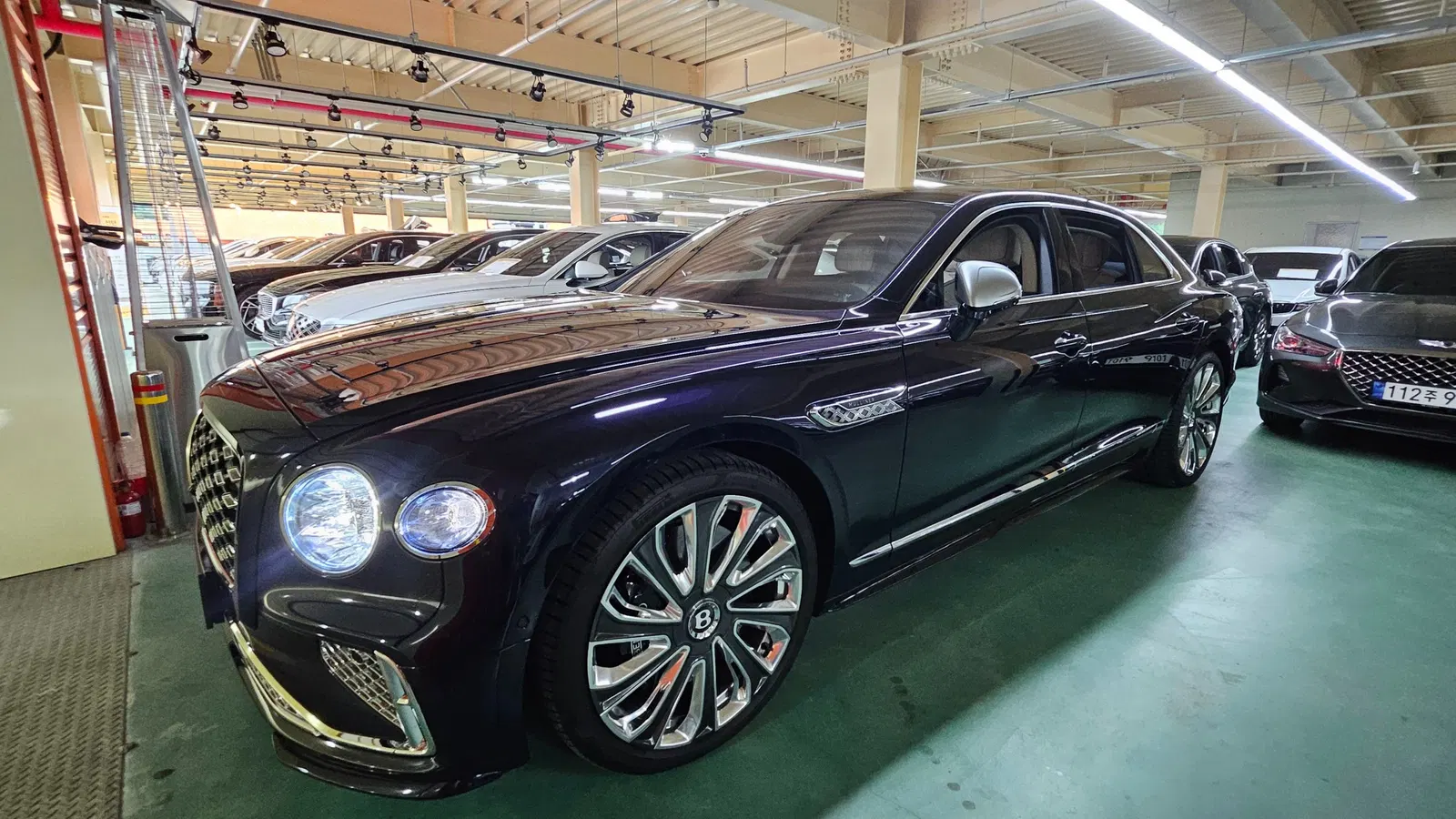 Bentley Flying Spur 4e génération 4.0 Mulliner 2025 — photo 1 sur 26