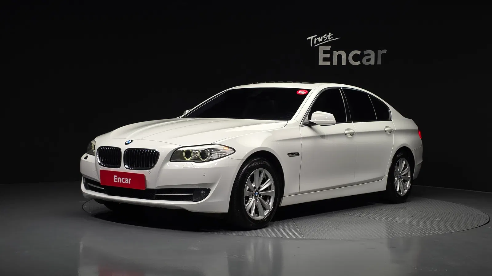BMW Série 5 (F10) 520d 2011 — photo 1 sur 26